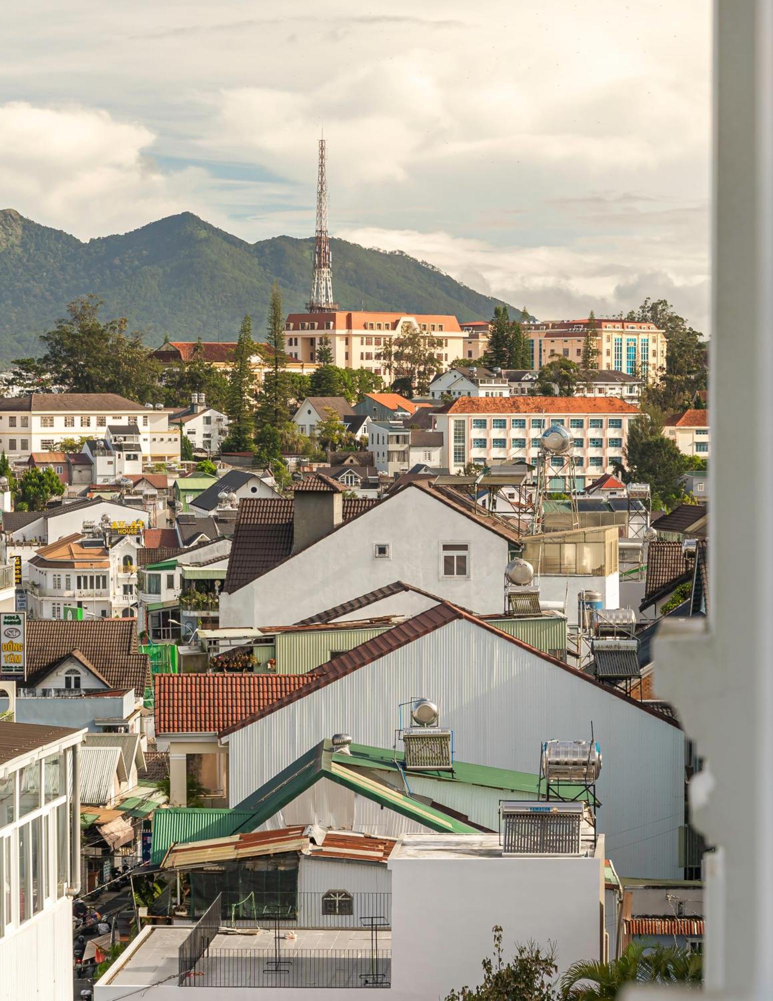 Minh Chien Hotel Далат Экстерьер фото
